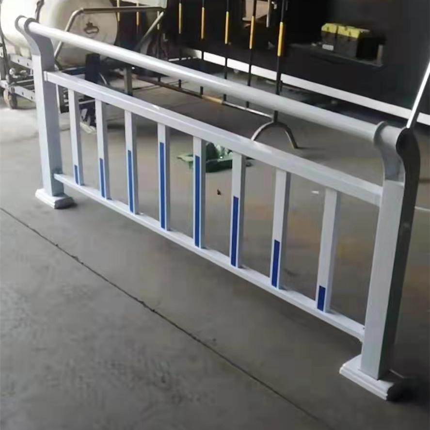 人行道護(hù)欄