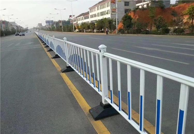 如何安裝市政護欄 如何安裝市政護欄