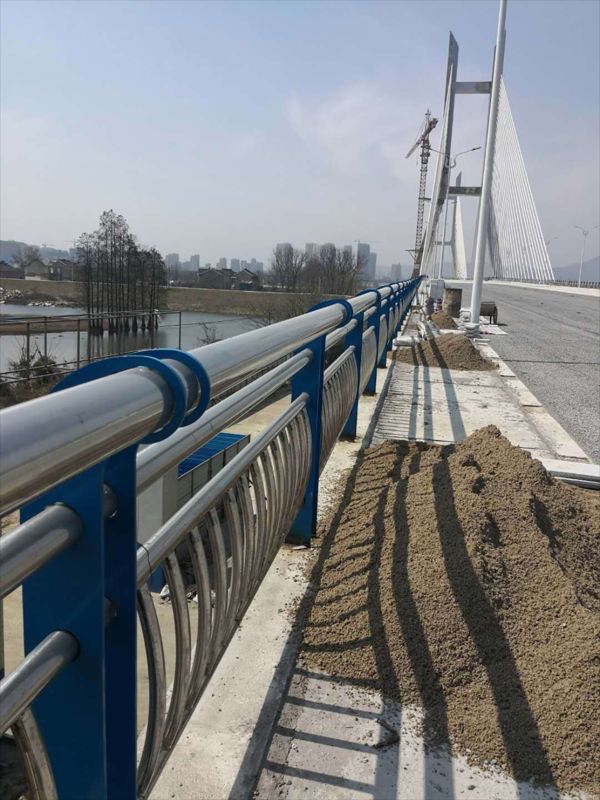 橋梁護欄的保養(yǎng)與維護 橋梁護欄的保養(yǎng)與維護